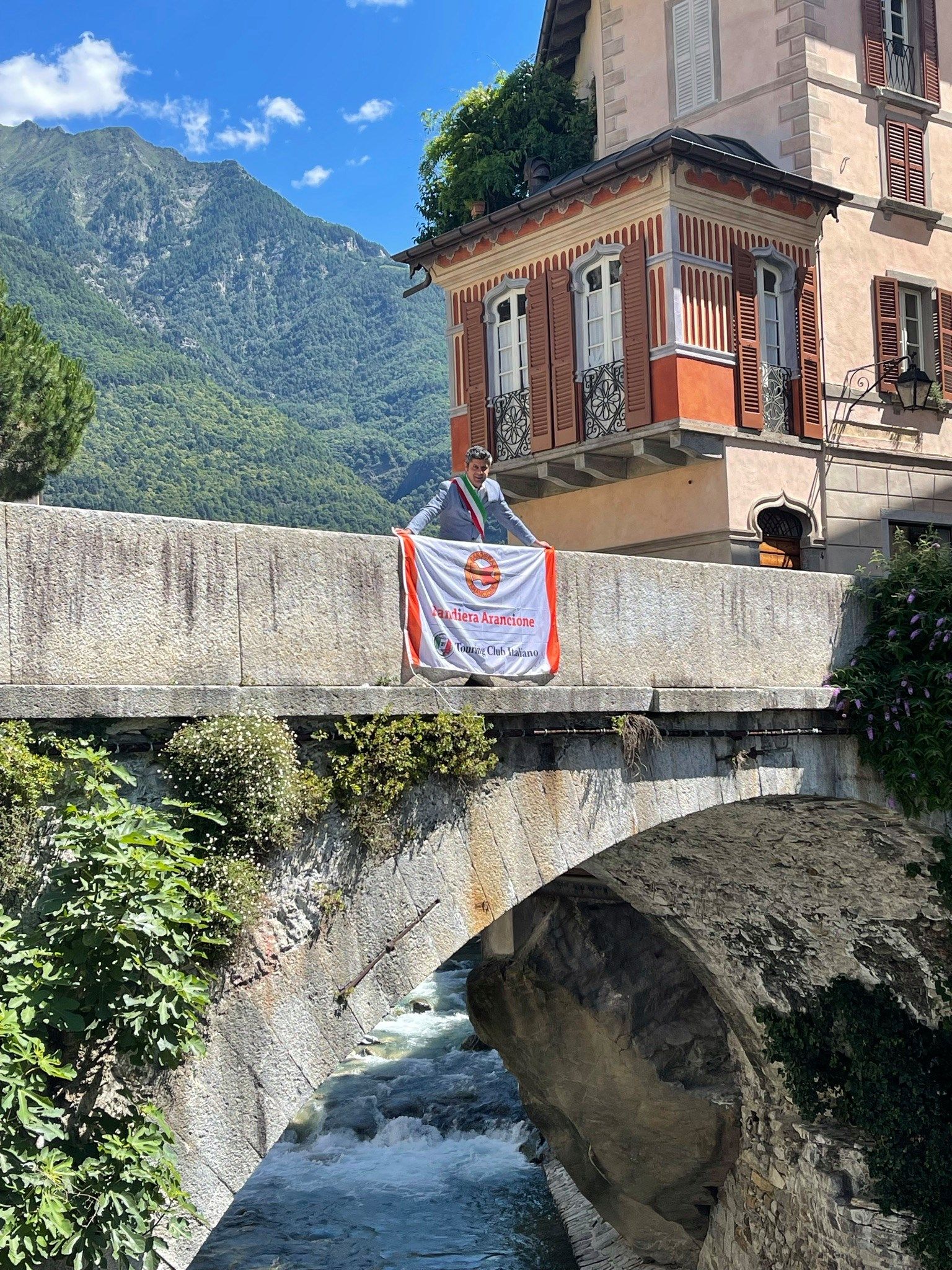 sindaco bandiera arancione